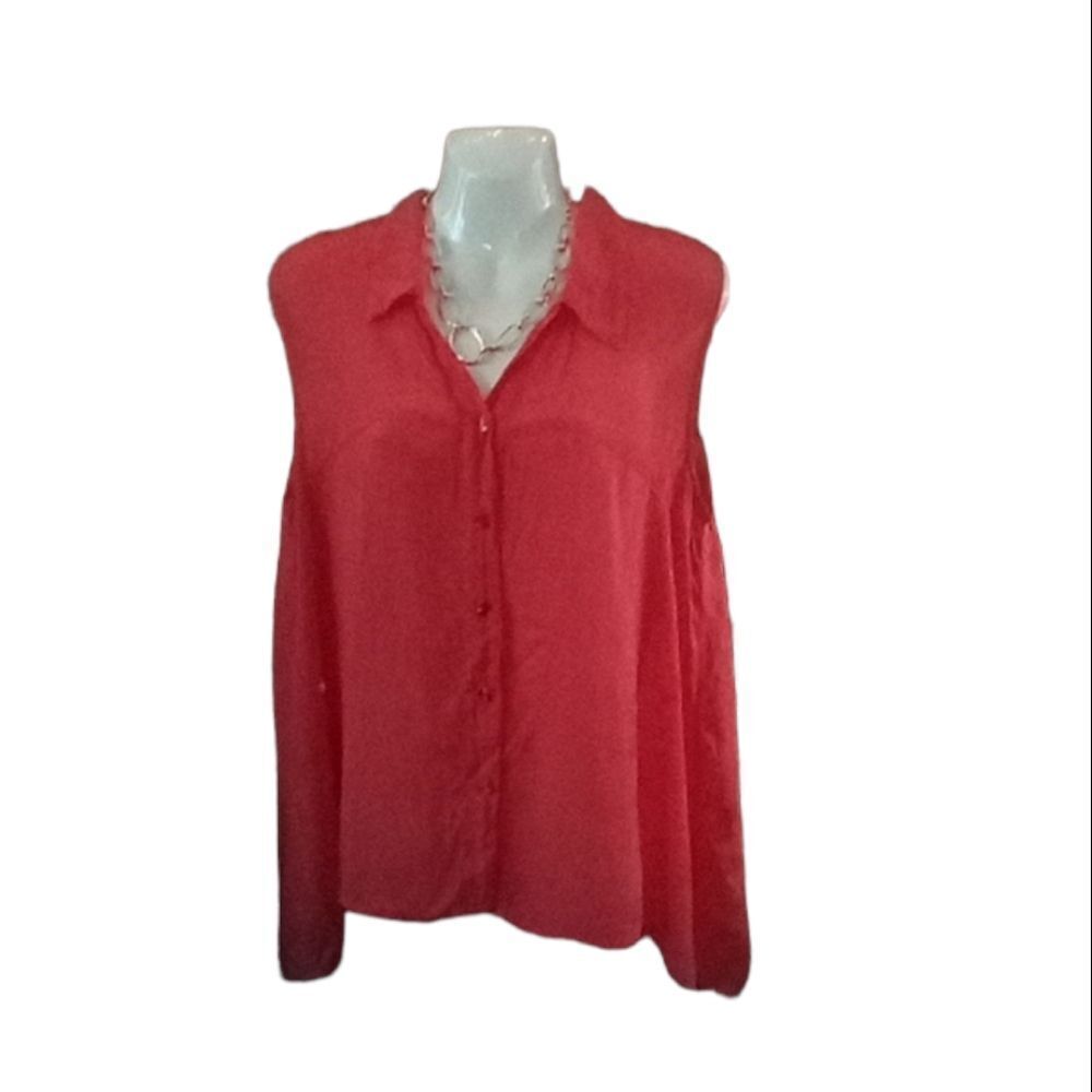 Sleeveless sheer tank in poppy button down L